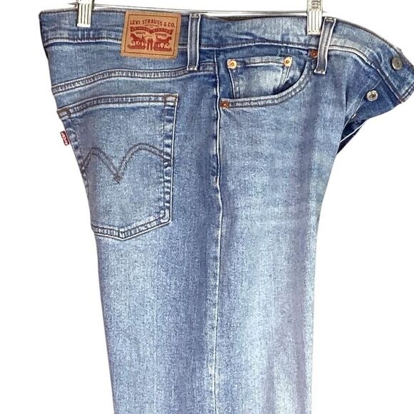 Levis Jeans Women 32 Blue High Rise Wedgie Straight Button Fly Stretch Distress - Picture 5 of 12